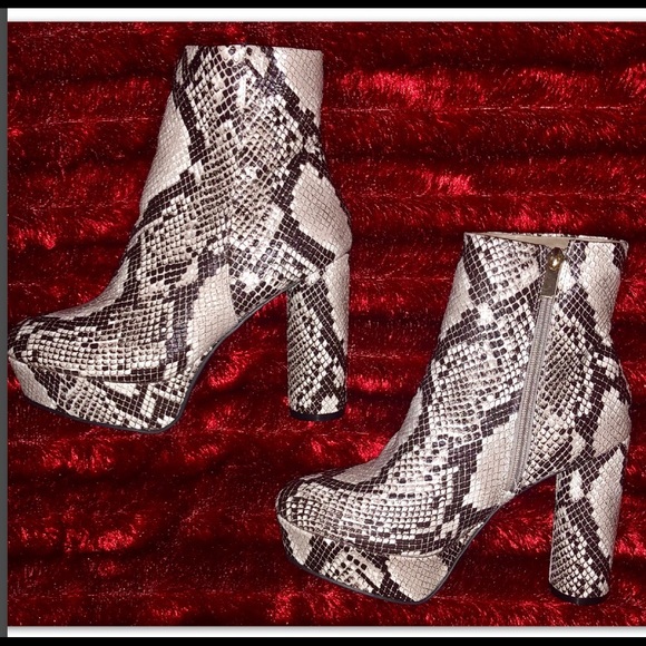 SNAKE SKIN FUR BOOTIE - Picture 4 of 6